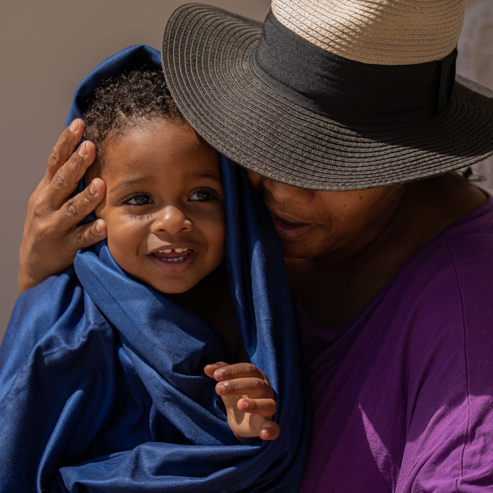 Toalla de playa Microfibra - Azul - Vibrant Stripes - 135 x 65 cm