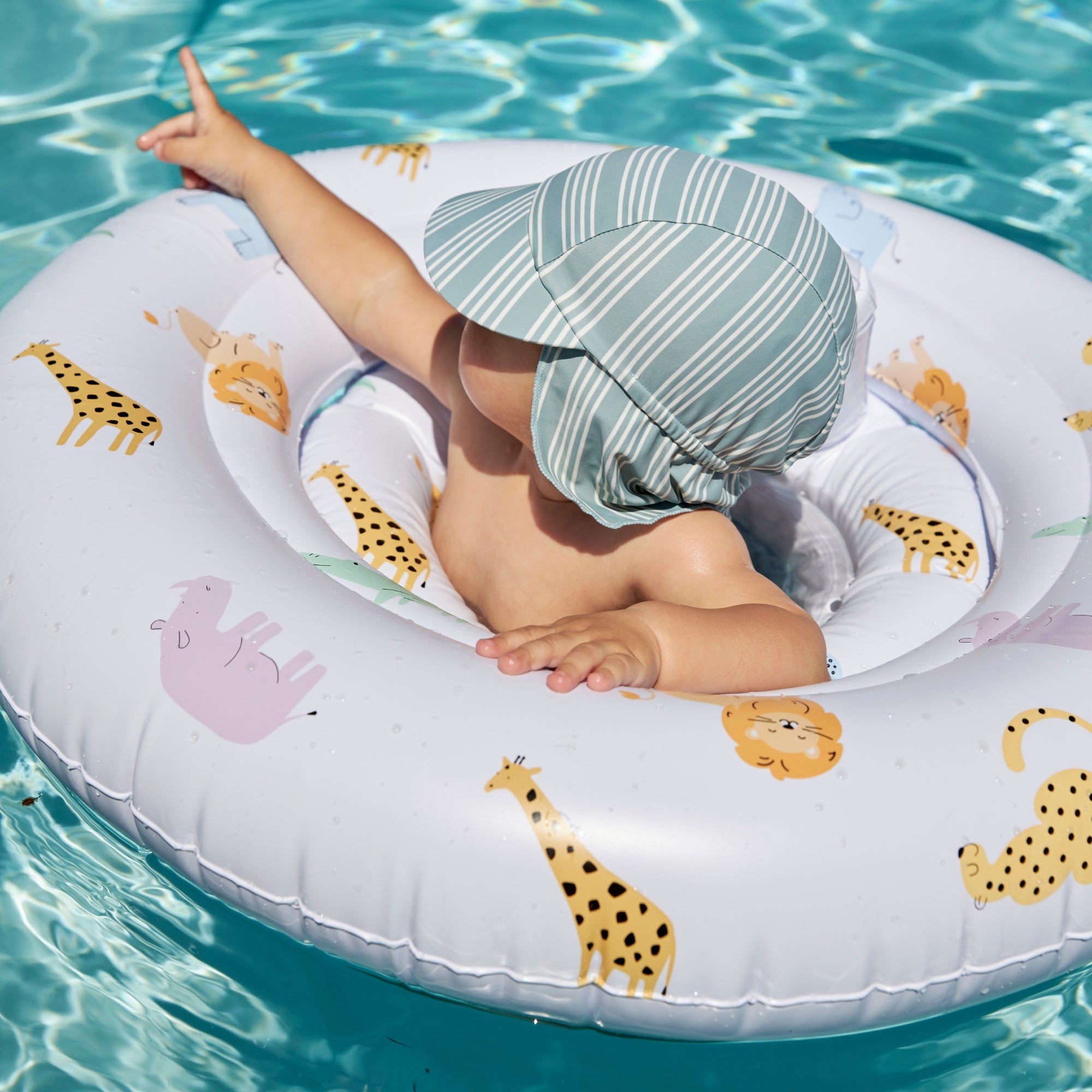 Gorro con protección UV en cuello - Verde/Blanco - Resort Stripe