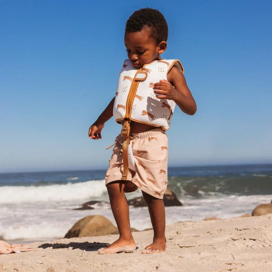 Safety tips for swimming with young children